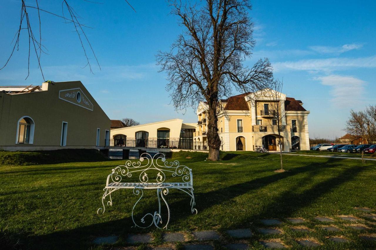 Hotel Cardinal-Domeniile Martinutzi Alba Iulia Eksteriør bilde
