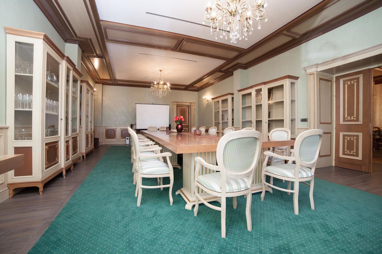 Hotel Cardinal-Domeniile Martinutzi Alba Iulia Eksteriør bilde