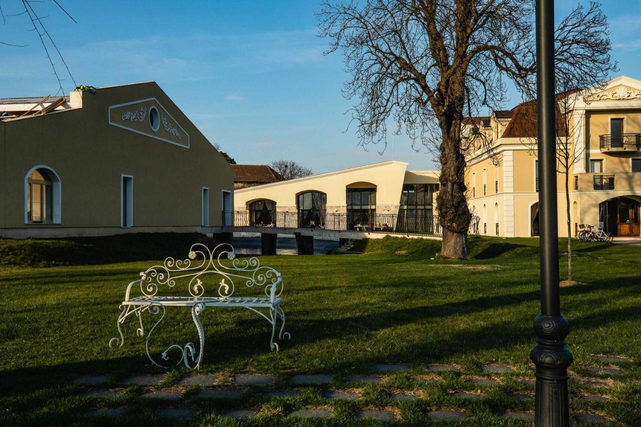 Hotel Cardinal-Domeniile Martinutzi Alba Iulia Eksteriør bilde